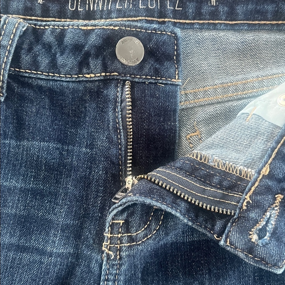 Jennifer Lopez Dark Blue BOYFRIEND Jean Shorts 🩳 - Picture 4 of 7